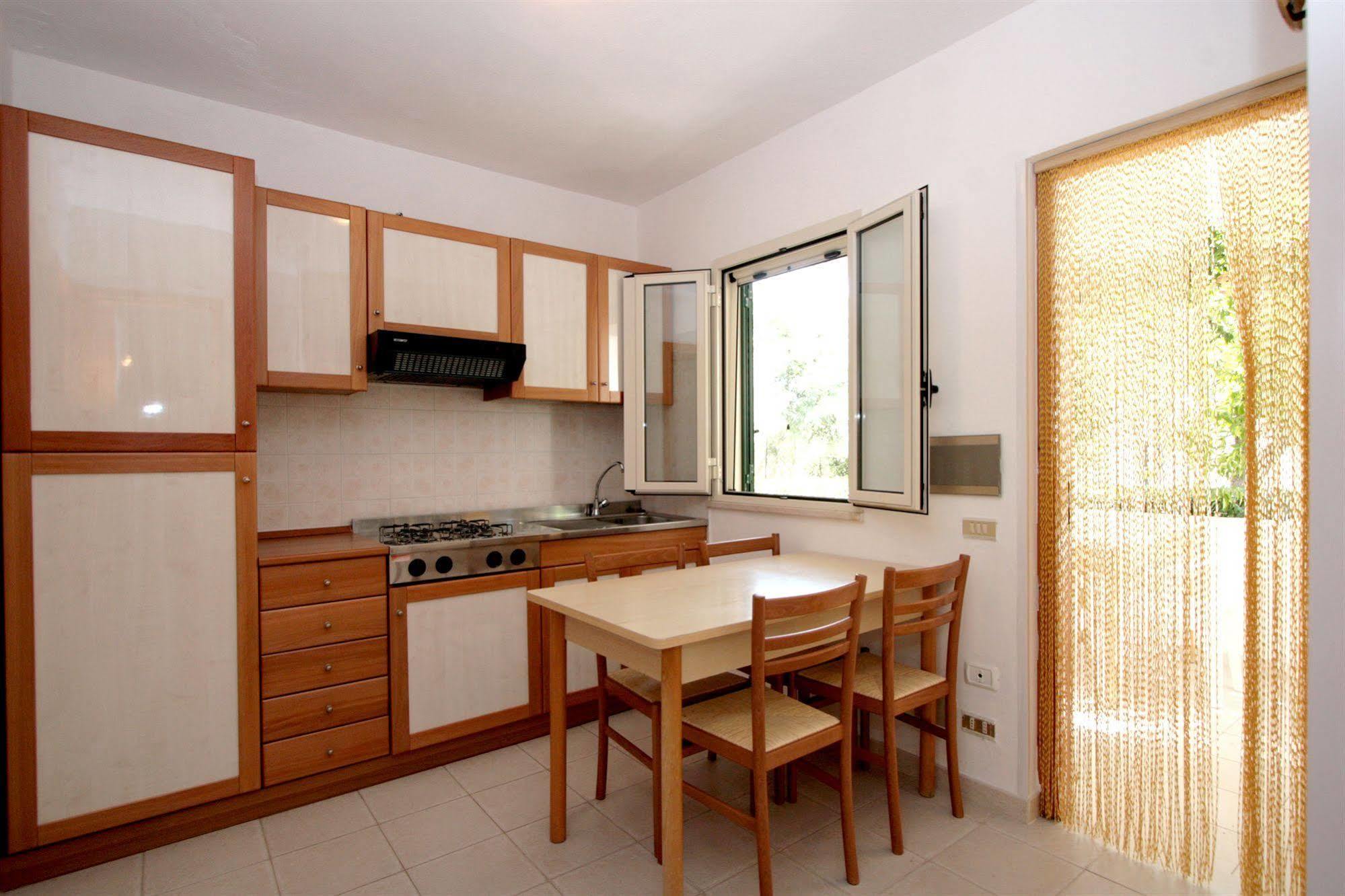 Villaggio Turistico Residence Delfino В'єсте Екстер'єр фото